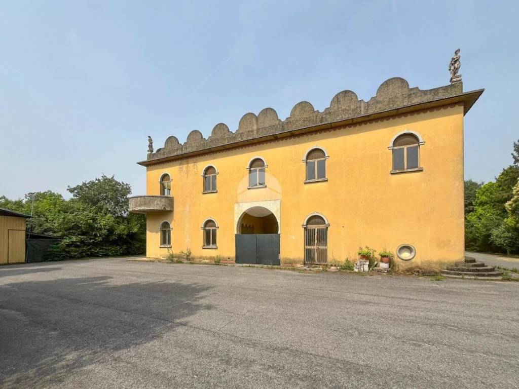 locale commerciale in vendita a Carpenedolo