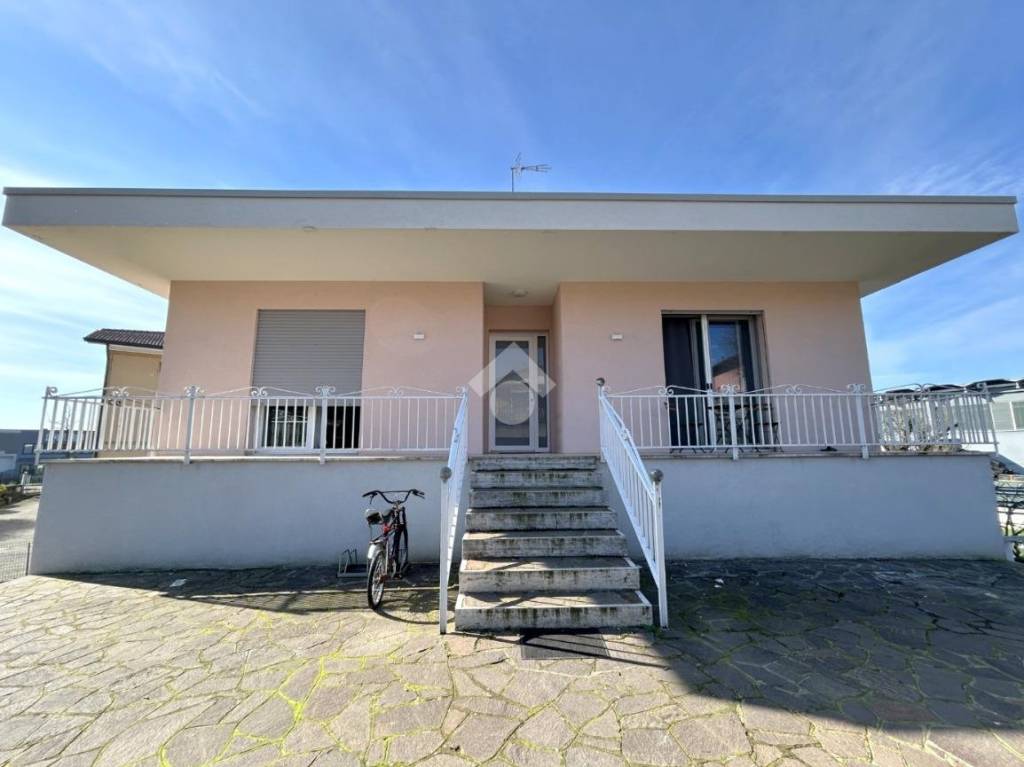 casa indipendente in vendita a Carpenedolo in zona Livelli