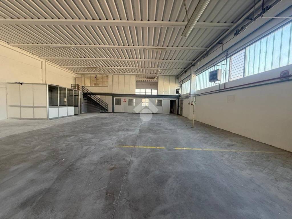 locale commerciale in vendita a Carpenedolo