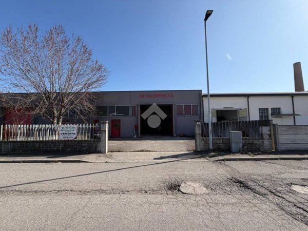 locale commerciale in vendita a Carpenedolo