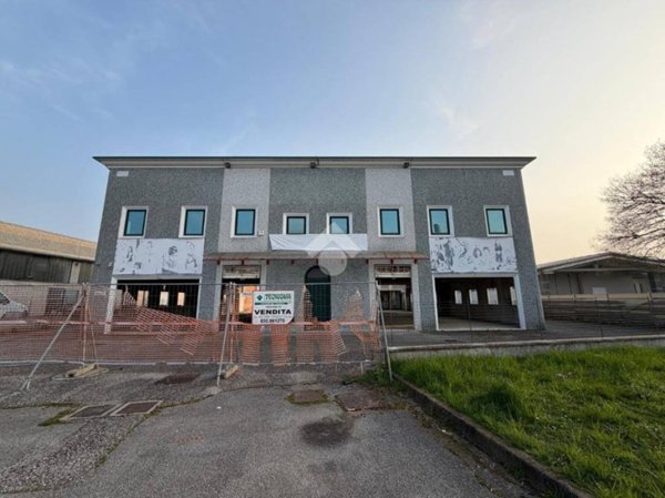 locale di sgombero in vendita a Carpenedolo