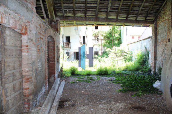 casale in vendita a Carpenedolo in zona Livelli