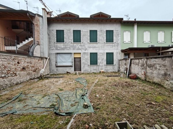 casa indipendente in vendita a Carpenedolo