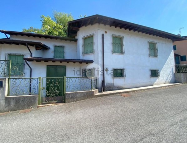 casa indipendente in vendita a Carpenedolo in zona Livelli