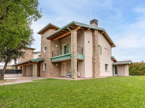 casa indipendente in vendita a Carpenedolo