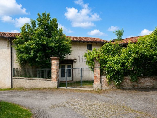 casa indipendente in vendita a Carpenedolo in zona Tezze