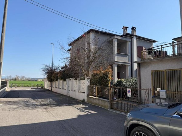 casa indipendente in vendita a Carpenedolo in zona Lametta