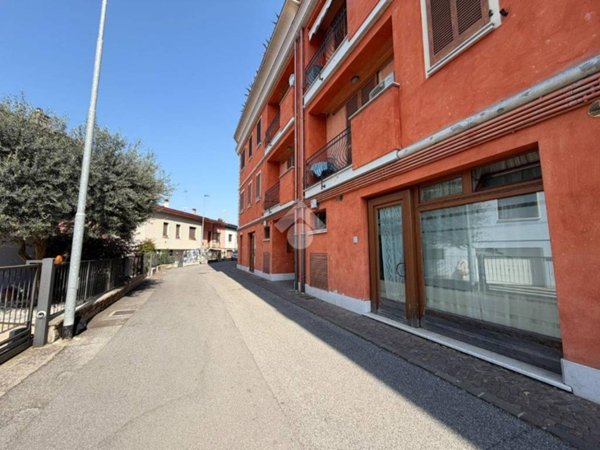 negozio in vendita a Carpenedolo in zona Lametta