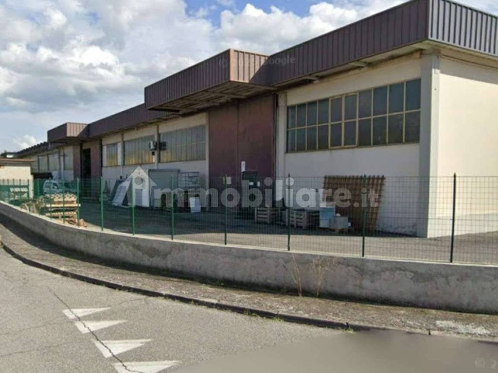 locale commerciale in vendita a Carpenedolo in zona Cornali