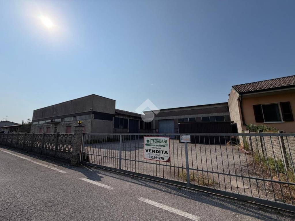 locale commerciale in vendita a Carpenedolo in zona Cornali