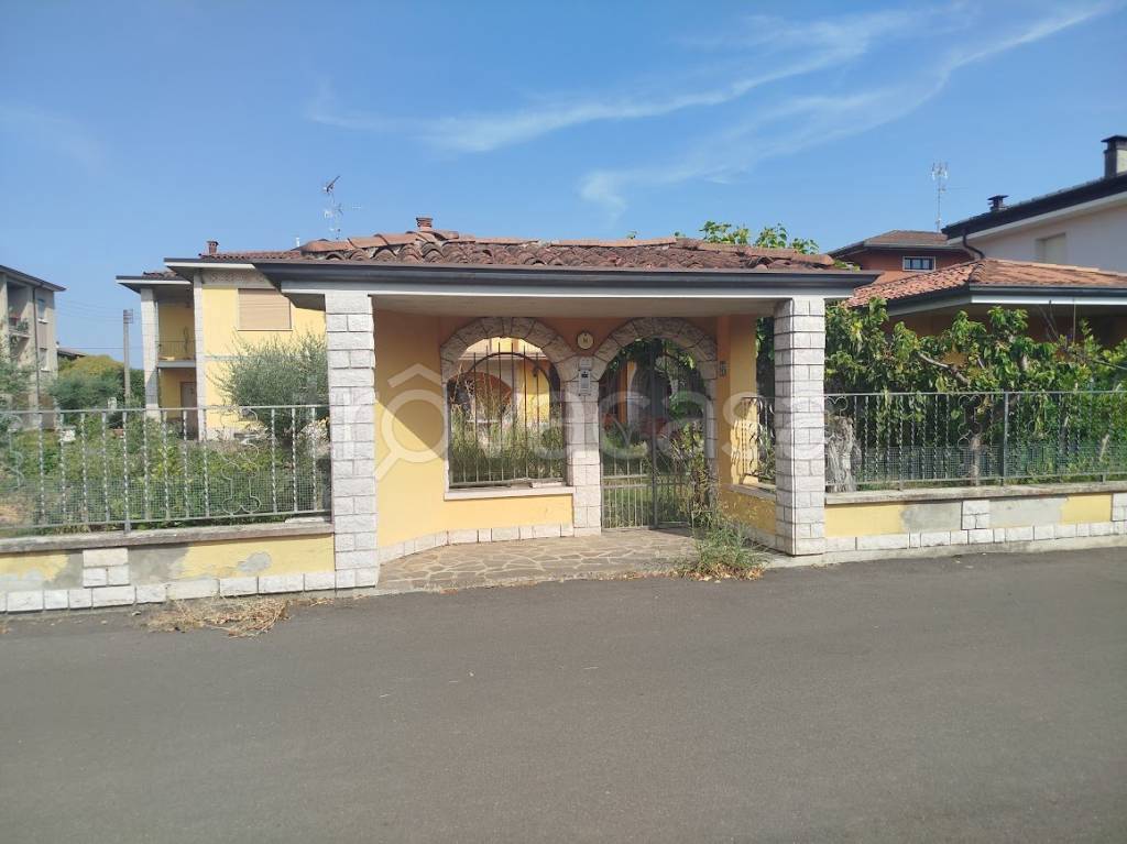 casa indipendente in vendita a Carpenedolo in zona Lametta