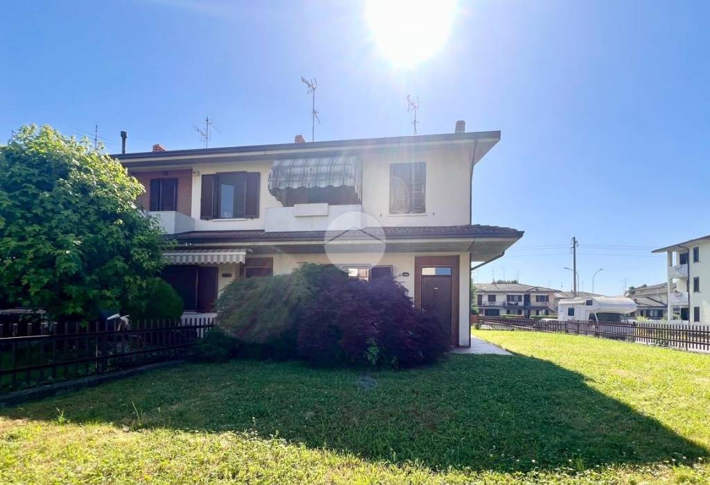 casa indipendente in vendita a Castegnato