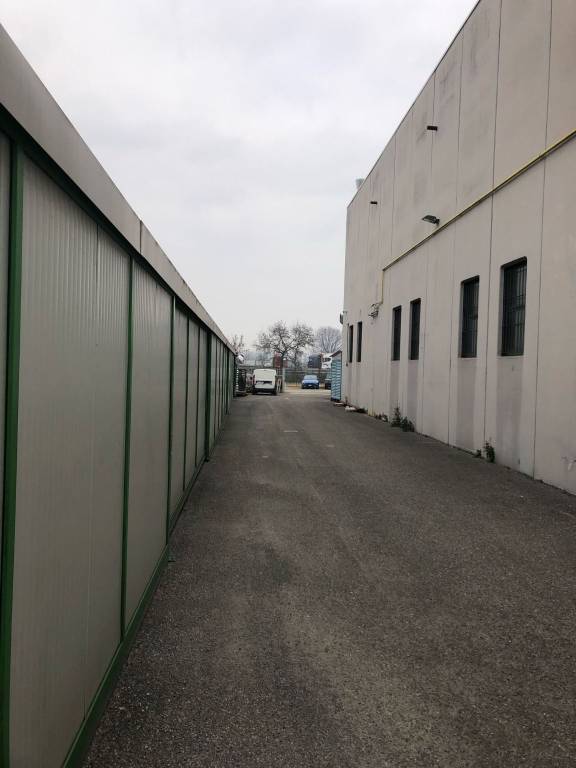 locale commerciale in vendita a Castegnato