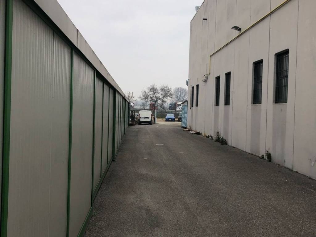 locale commerciale in vendita a Castegnato