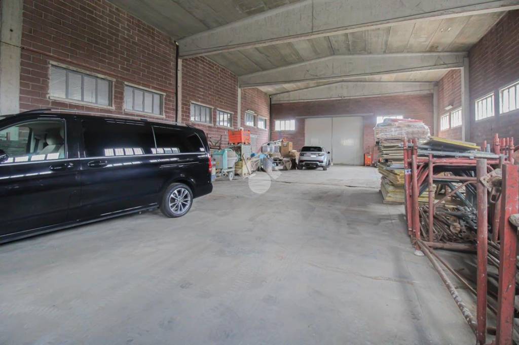 locale commerciale in vendita a Castelcovati