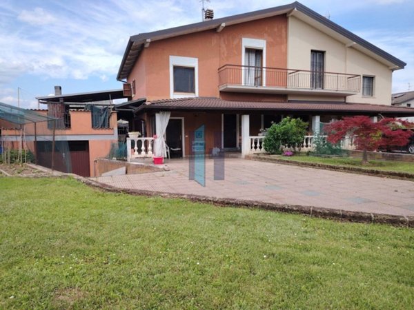 casa indipendente in vendita a Castel Mella
