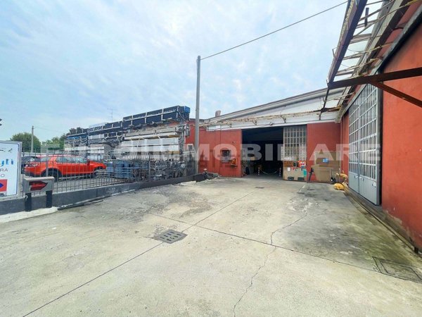 capannone in vendita a Castel Mella