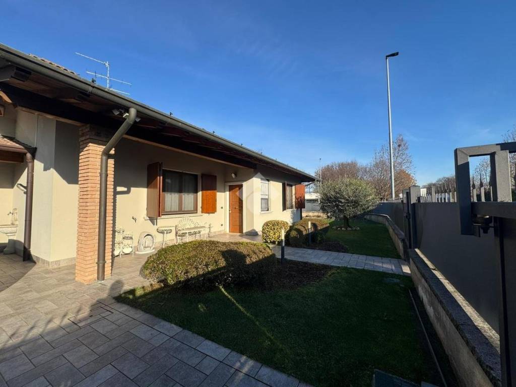 casa indipendente in vendita a Castel Mella