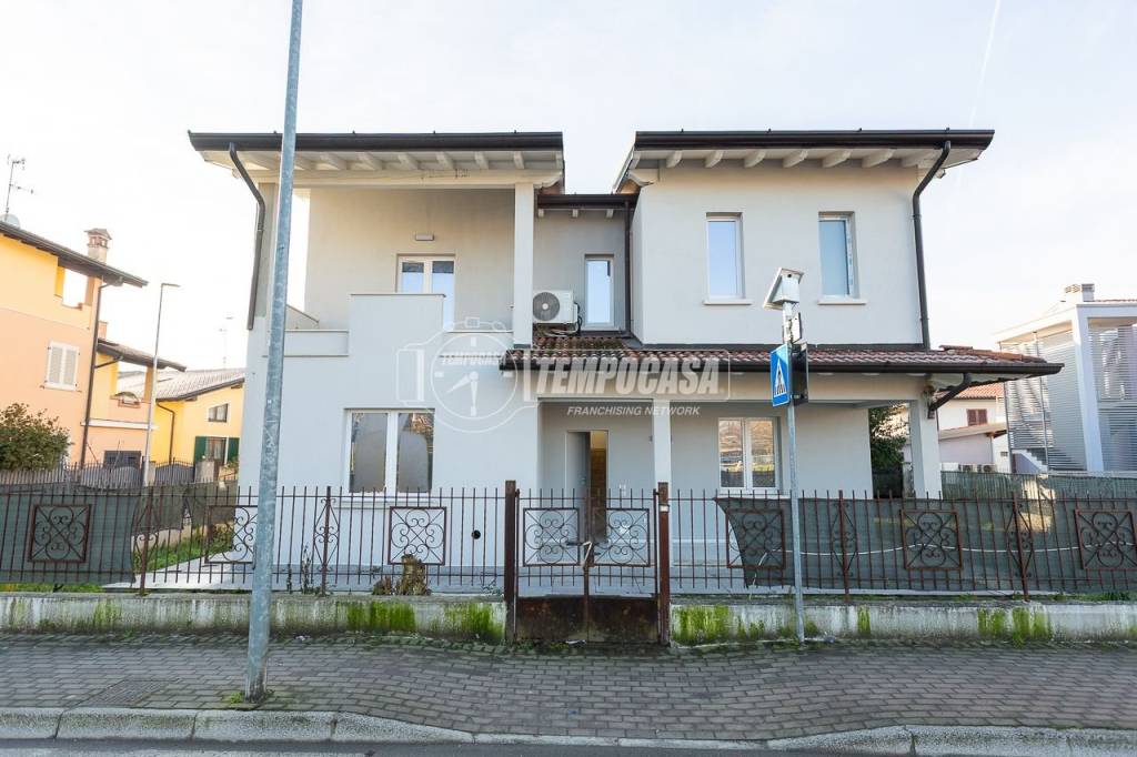 casa indipendente in vendita a Castel Mella