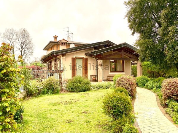 casa indipendente in vendita a Castenedolo
