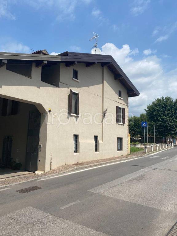 casa indipendente in vendita a Castenedolo in zona Macina