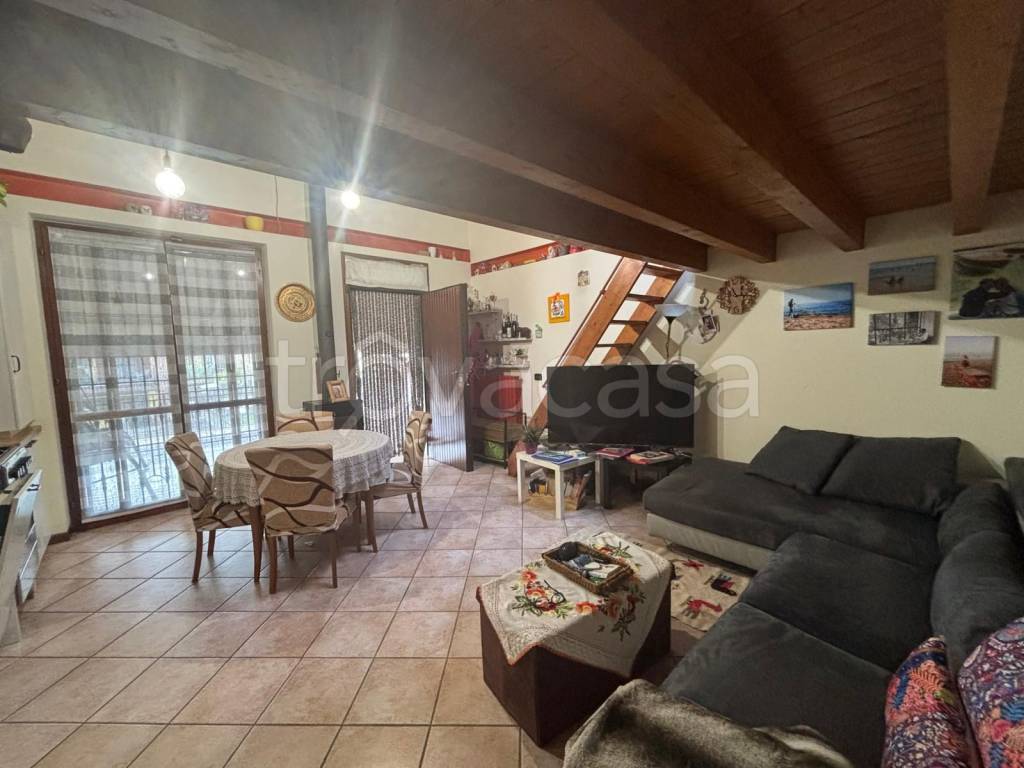 appartamento in vendita a Castenedolo in zona Macina