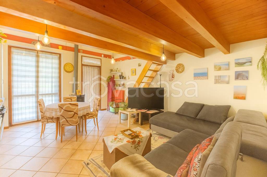 appartamento in vendita a Castenedolo in zona Macina