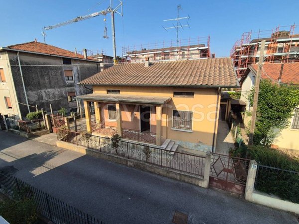 casa indipendente in vendita a Castenedolo
