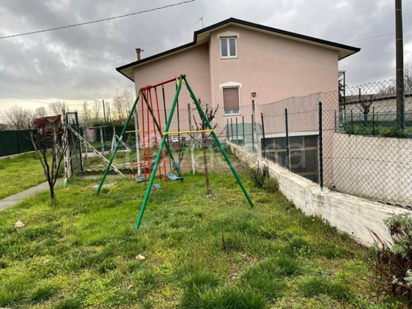 casa indipendente in vendita a Castenedolo in zona Capodimonte