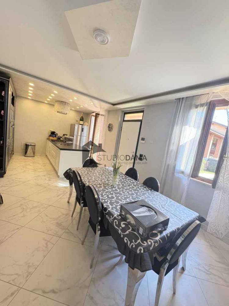 casa indipendente in vendita a Castenedolo