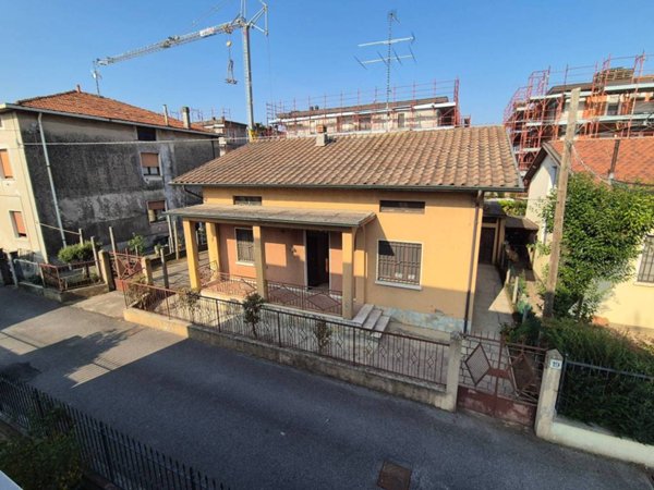 casa indipendente in vendita a Castenedolo