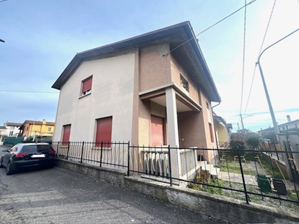 casa indipendente in vendita a Castenedolo