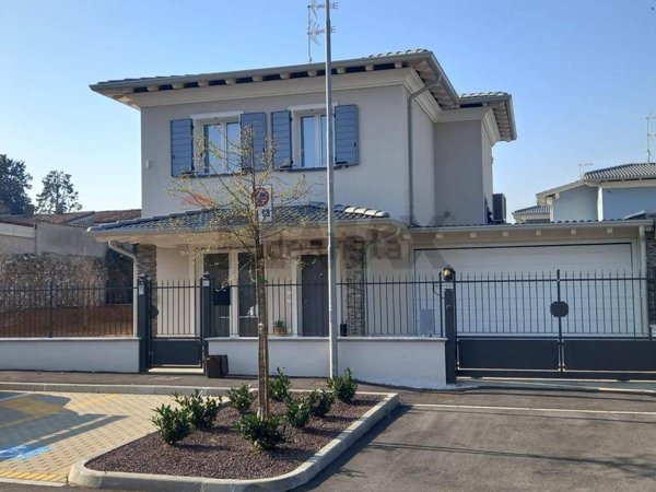 casa indipendente in vendita a Castenedolo