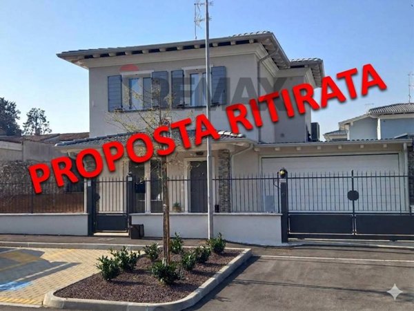 casa indipendente in vendita a Castenedolo in zona Rodenga-Santa Giustina