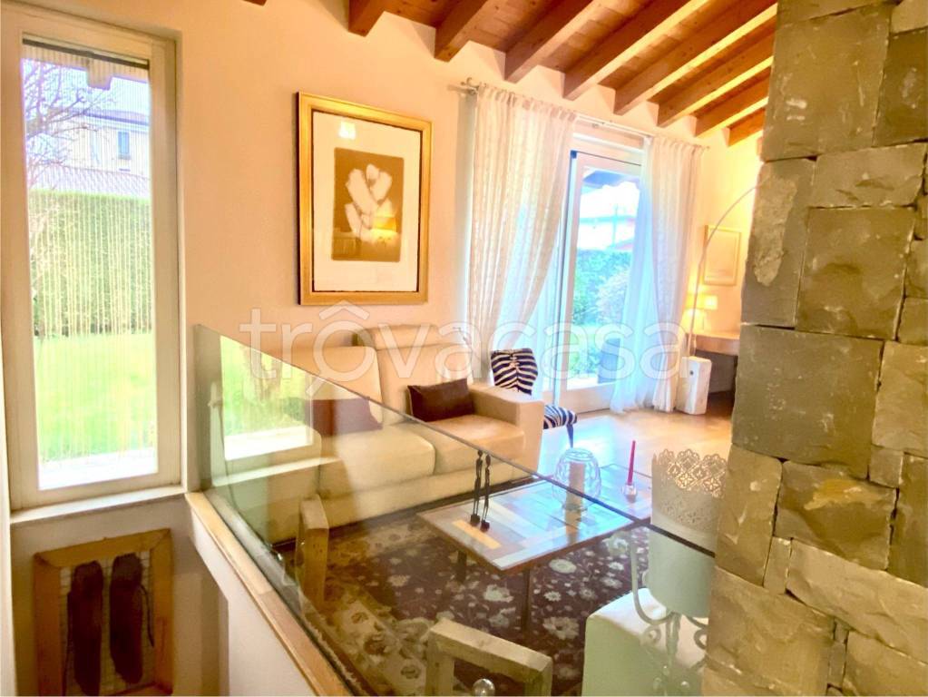 casa indipendente in vendita a Castenedolo in zona Rodenga-Santa Giustina