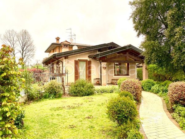 casa indipendente in vendita a Castenedolo in zona Rodenga-Santa Giustina