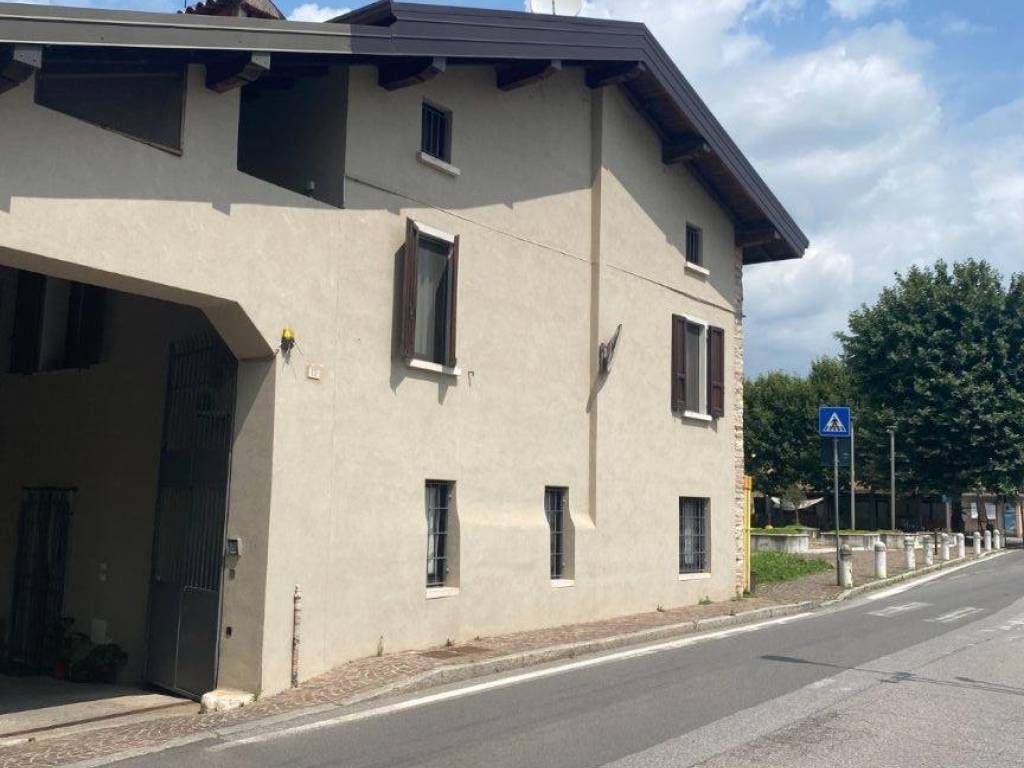 casa indipendente in vendita a Castenedolo in zona Macina