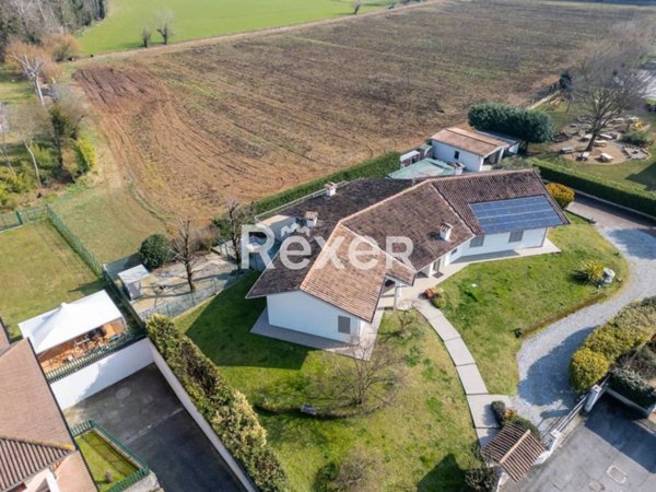 casa indipendente in vendita a Castenedolo in zona Capodimonte