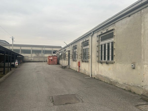 locale di sgombero in vendita a Castenedolo