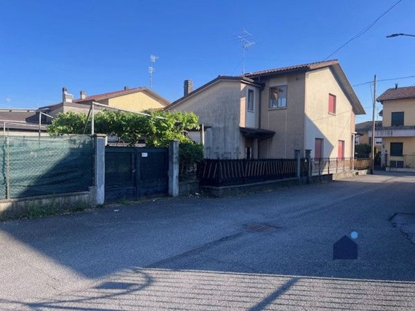 pentavano in vendita a Castenedolo