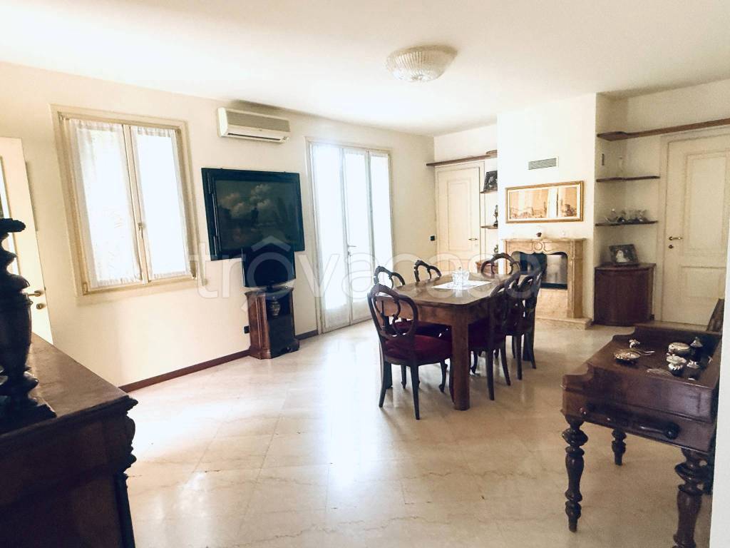 casa indipendente in vendita a Castenedolo
