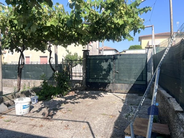 casa indipendente in vendita a Castenedolo in zona Rodenga-Santa Giustina