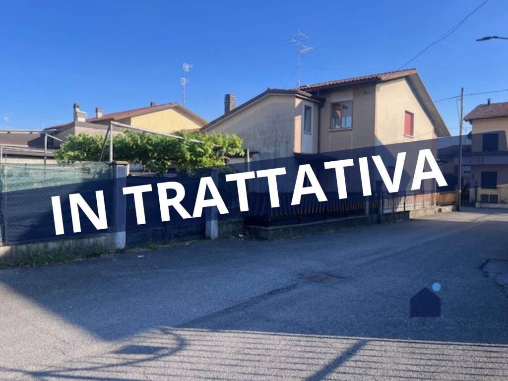 casa indipendente in vendita a Castenedolo in zona Rodenga-Santa Giustina