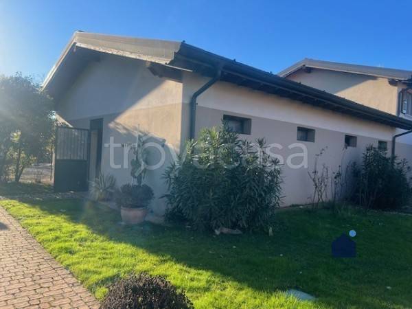 casa indipendente in vendita a Castenedolo in zona Rodenga-Santa Giustina