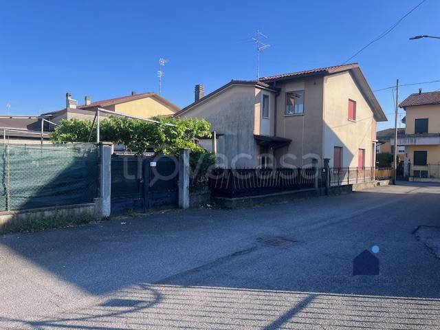 casa indipendente in vendita a Castenedolo