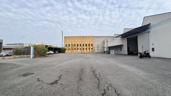 locale commerciale in vendita a Castenedolo