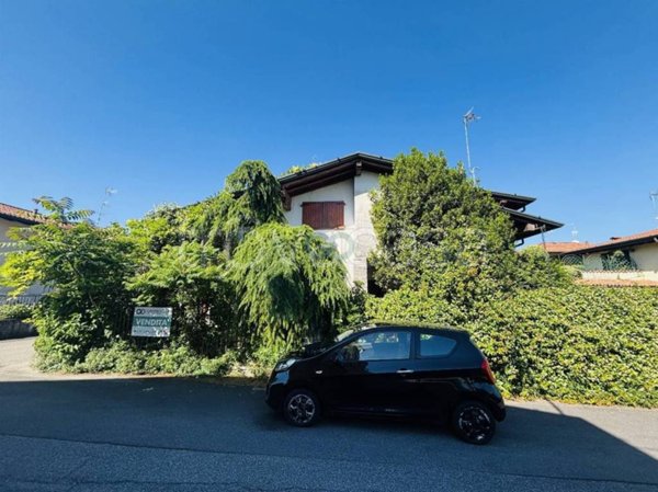 casa indipendente in vendita a Castenedolo in zona Rodenga-Santa Giustina