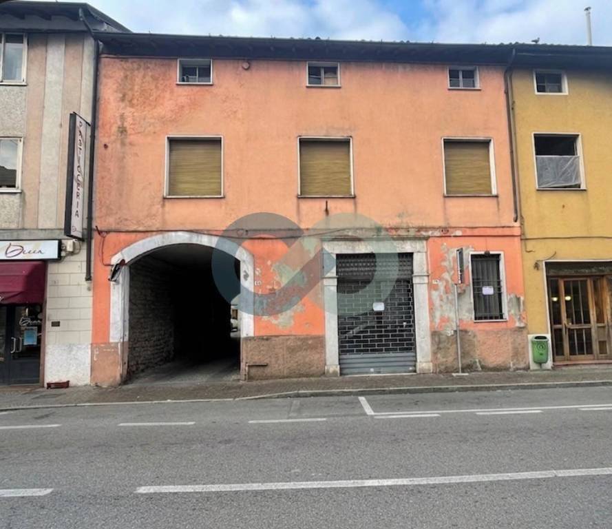 locale commerciale in vendita a Castenedolo in zona Rodenga-Santa Giustina
