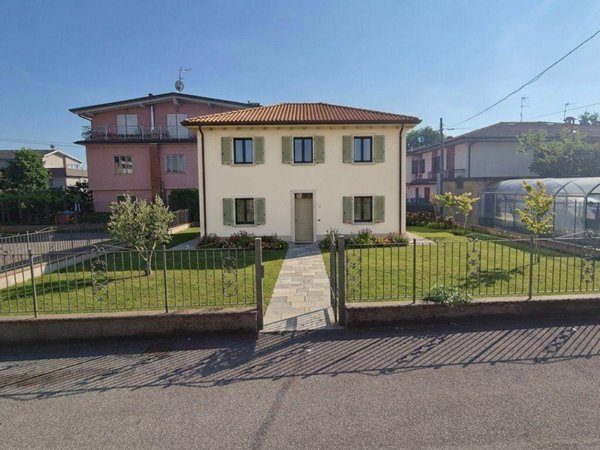 terreno edificabile in vendita a Castenedolo in zona Rodenga-Santa Giustina