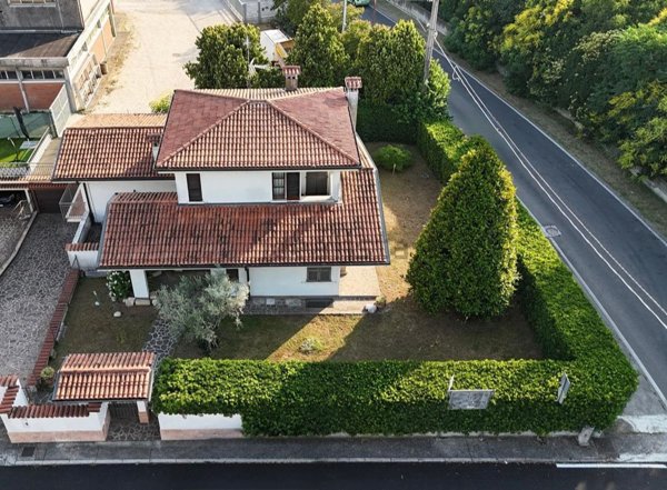 casa indipendente in vendita a Castenedolo in zona Bettole